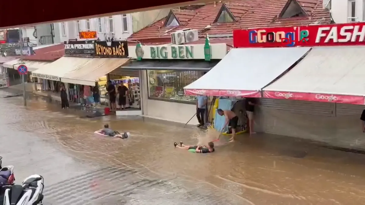 Sel sularında rafting eğlencesi! Görüntüler Fethiye den 2