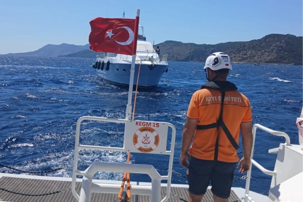 Fethiye’de Sürüklenen Tekne Kurtarıldı!