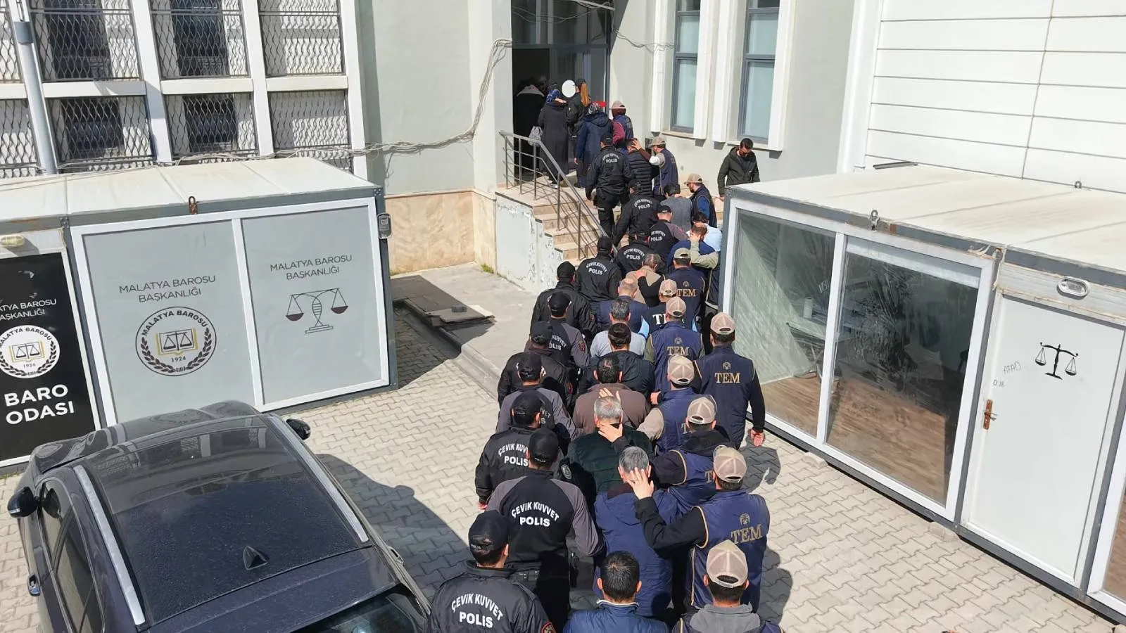 FETÖ Operasyonunda 10 Tutuklama, 23 Şüpheli Yakalandı