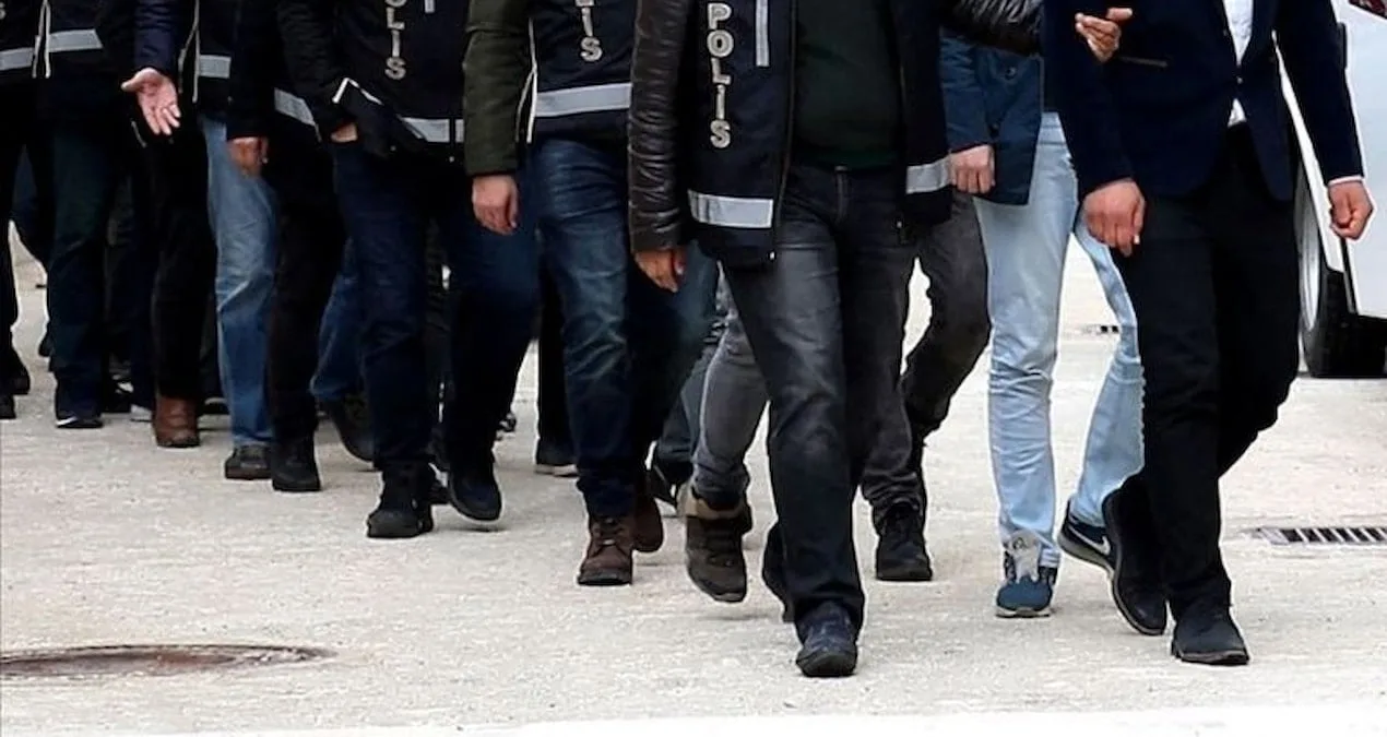 FETÖ Operasyonunda 32 Tutuklama: Maydonoz Döner