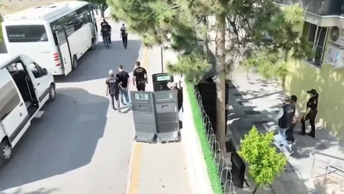 FETÖ’ye Yönelik Operasyonlarda 67 Tutuklama!