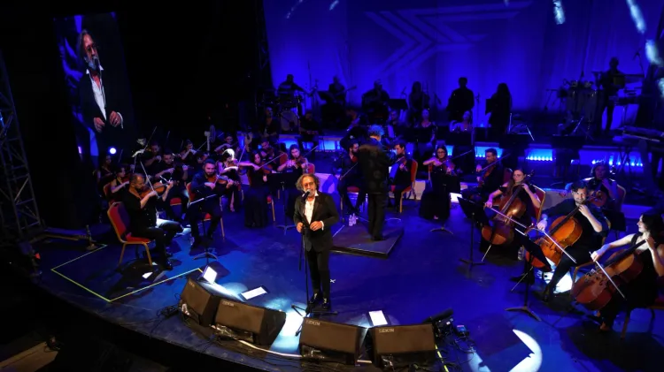 Fettah Can, Bursa Festivali’nde Bursaspor Marşı’nı Söyledi