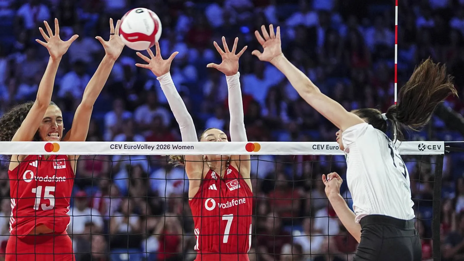 Filenin Sultanları, Macaristan’ı 3-0 Geçti!
