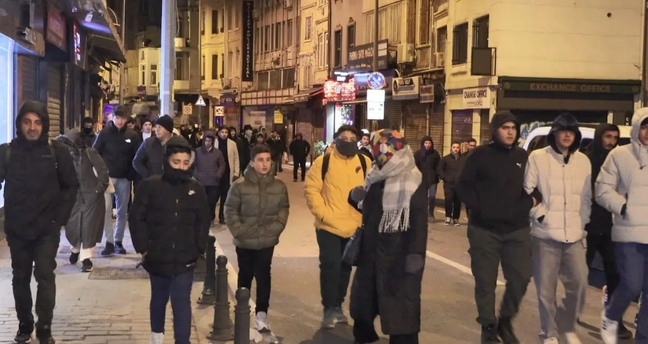 Filistin İçin Galata Köprüsü’nde Buluşma