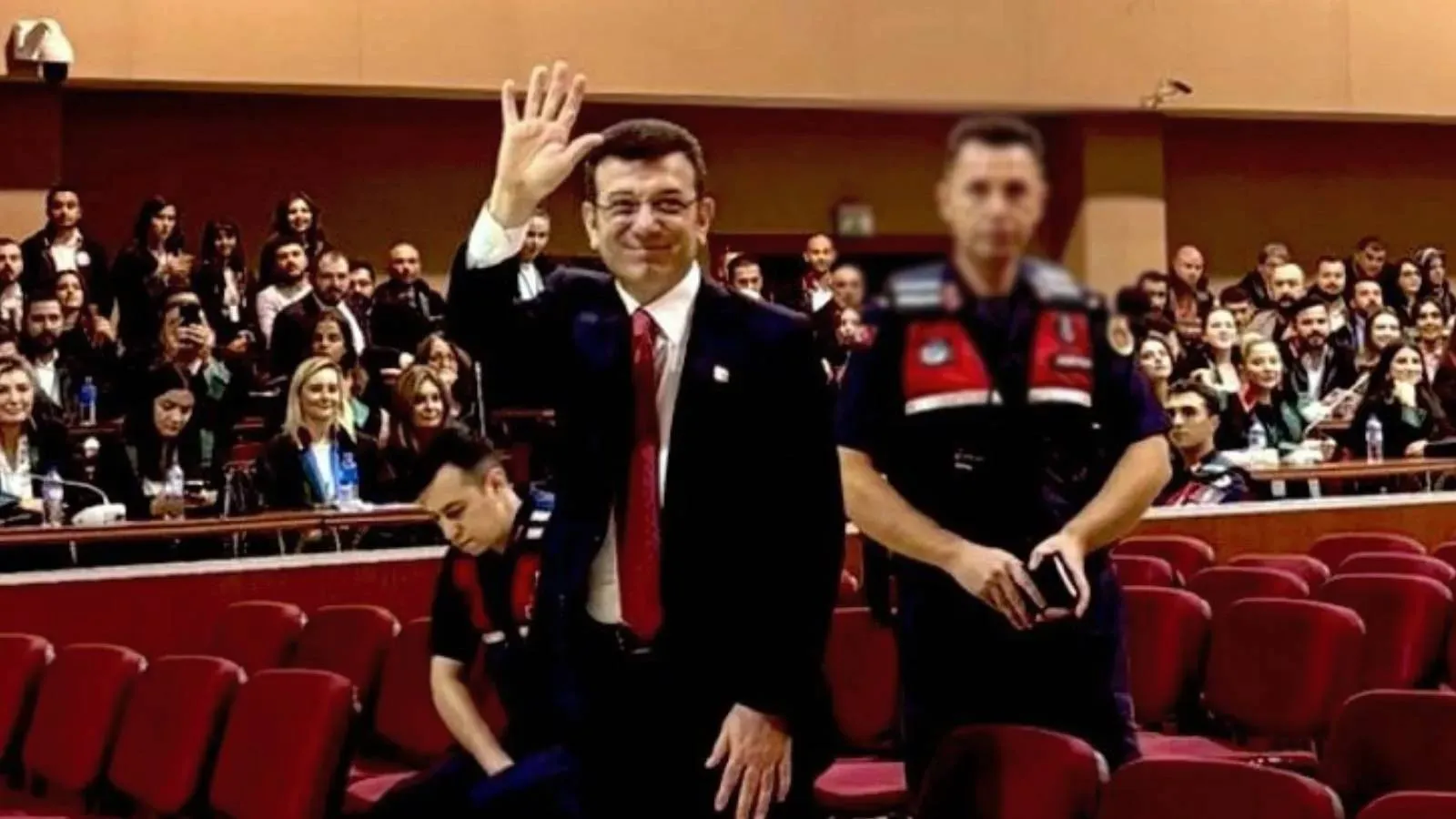 Fondaş Medya ve İmamoğlu’na ‘Kalp’ İşareti Tartışması