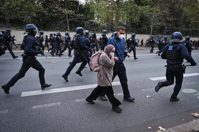 Fransa'da devam eden öğrenci protestolarında 160 binden fazla kişi sokağa indi