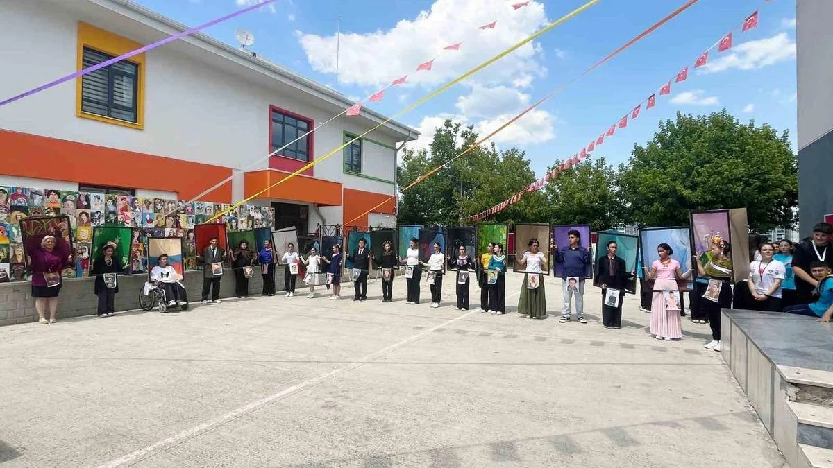 Frida Kahlo İlhamıyla Sanat Projesi Büyüledi!