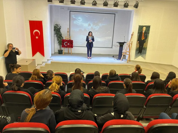 Funda Kurt’tan Öğrencilere Önemli Destek