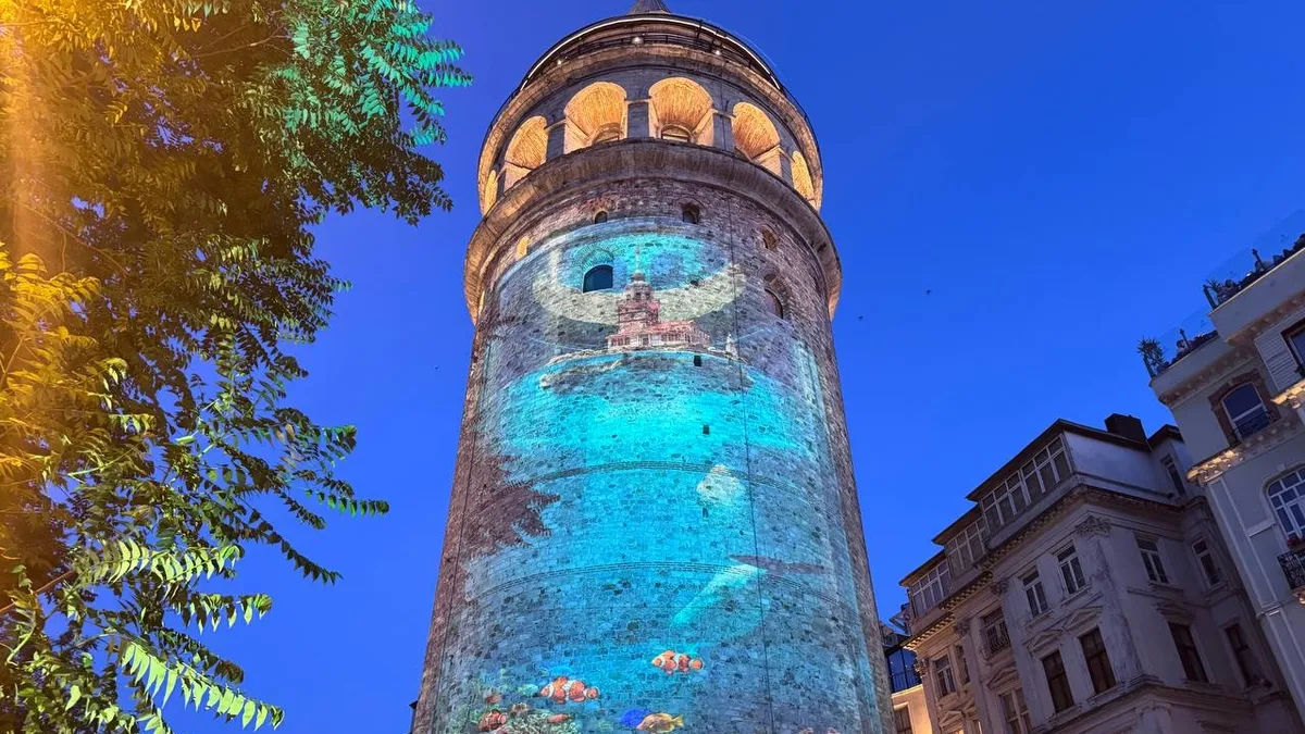Galata Kulesi’nde Sıfır Atık Farkındalık Gösterisi