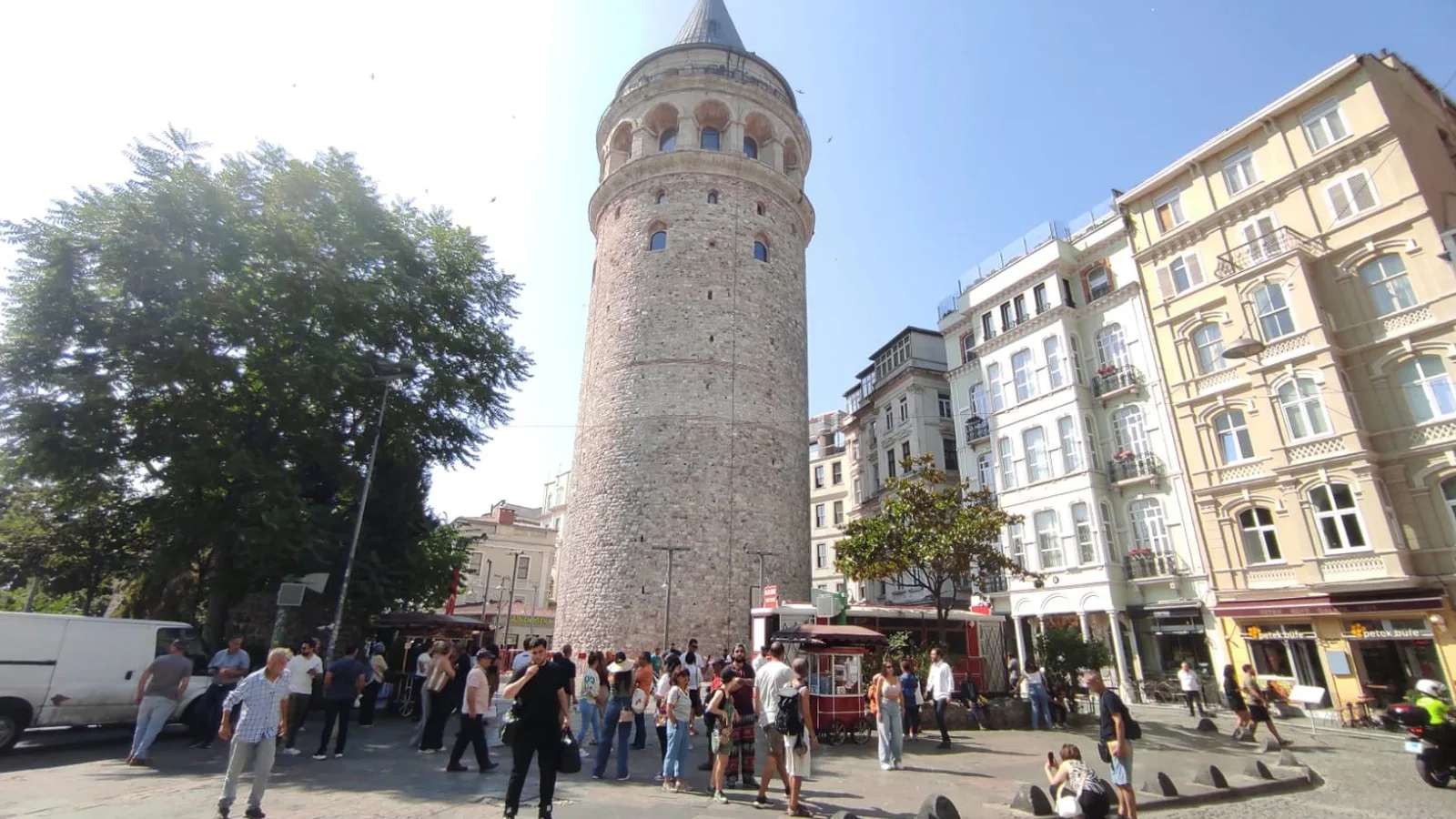 Galata Kulesi’nde Trajik Düşüş: Genç Hayatını Kaybetti
