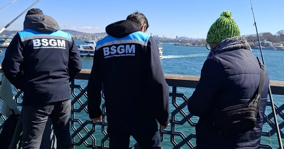 Galata ve Atatürk Köprülerinde Balıkçı Denetimi