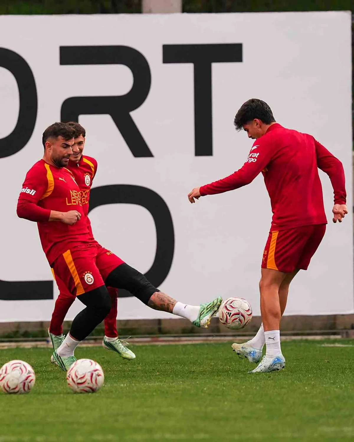 Galatasaray, Fenerbahçe maçının hazırlığını Okan Buruk yönetiminde sürdürdü