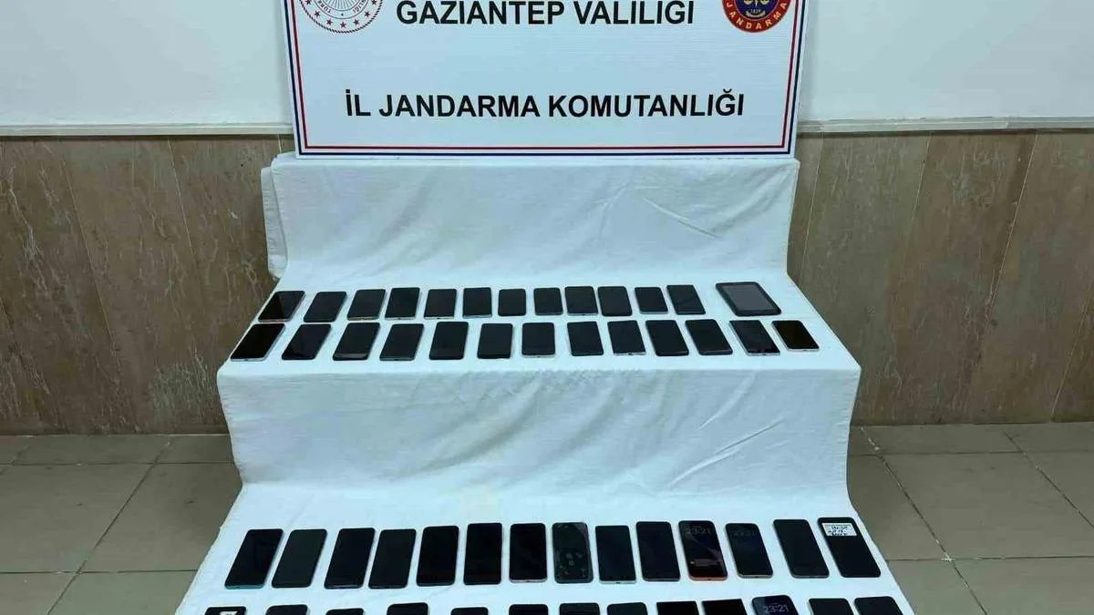 Gaziantep’te 2 Milyon TL’lik Kaçak Telefon Ele Geçirildi