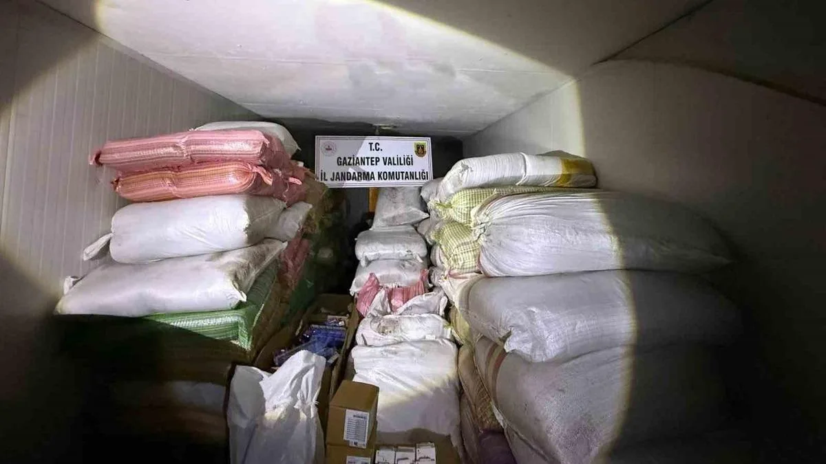 Gaziantep’te 6.8 Milyon TL’lik Kaçak Tütün Ele Geçirildi