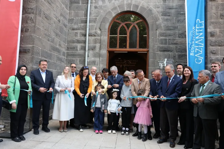 Gaziantep’te İlber Ortaylı Kütüphanesi Açıldı!