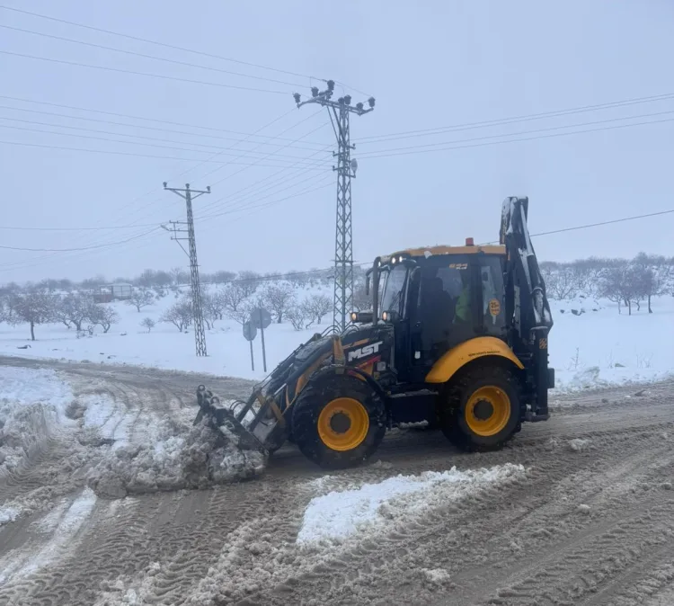 Gaziantep’te Karla Mücadele: Yol Açma Çalışmaları