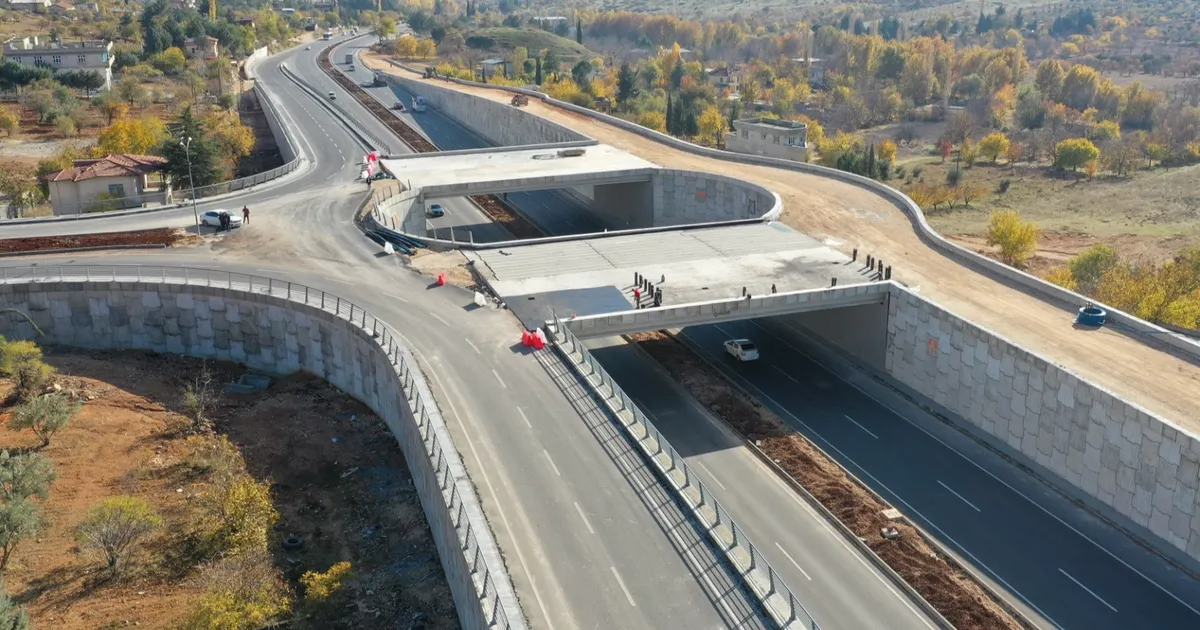 Gaziantep’te Köprülü Kavşak Yatırımları Hızlanıyor