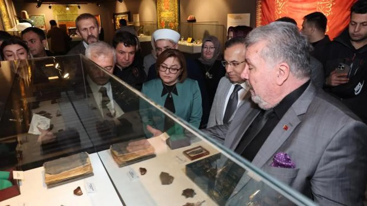 Gaziantep’te Mukaddes Emanetler Sergisi Açıldı