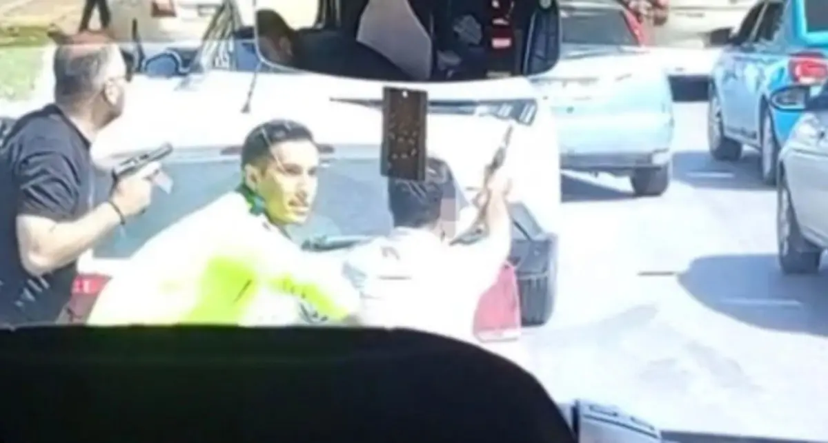 Kahraman taksici! Polise ateş açtığı sırada müdahale etmiş 2