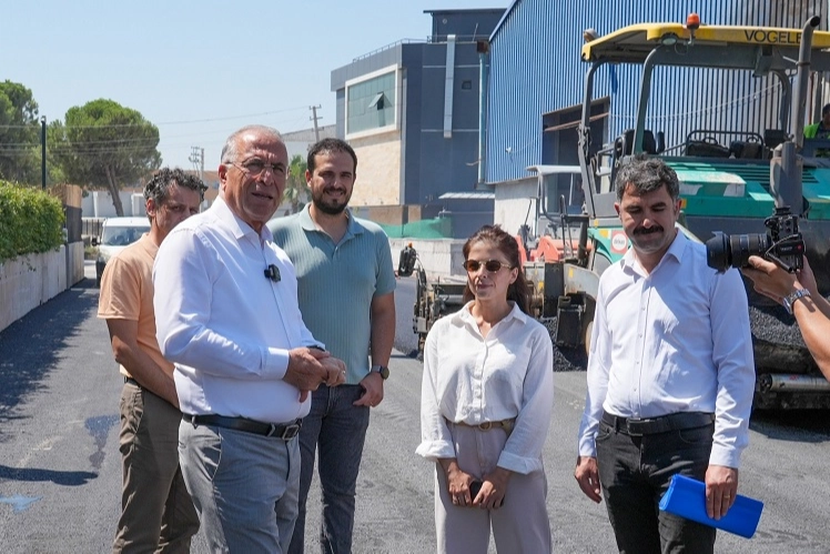 Gaziemir’de Asfaltlama Atağı: Sokaklar Yenileniyor!