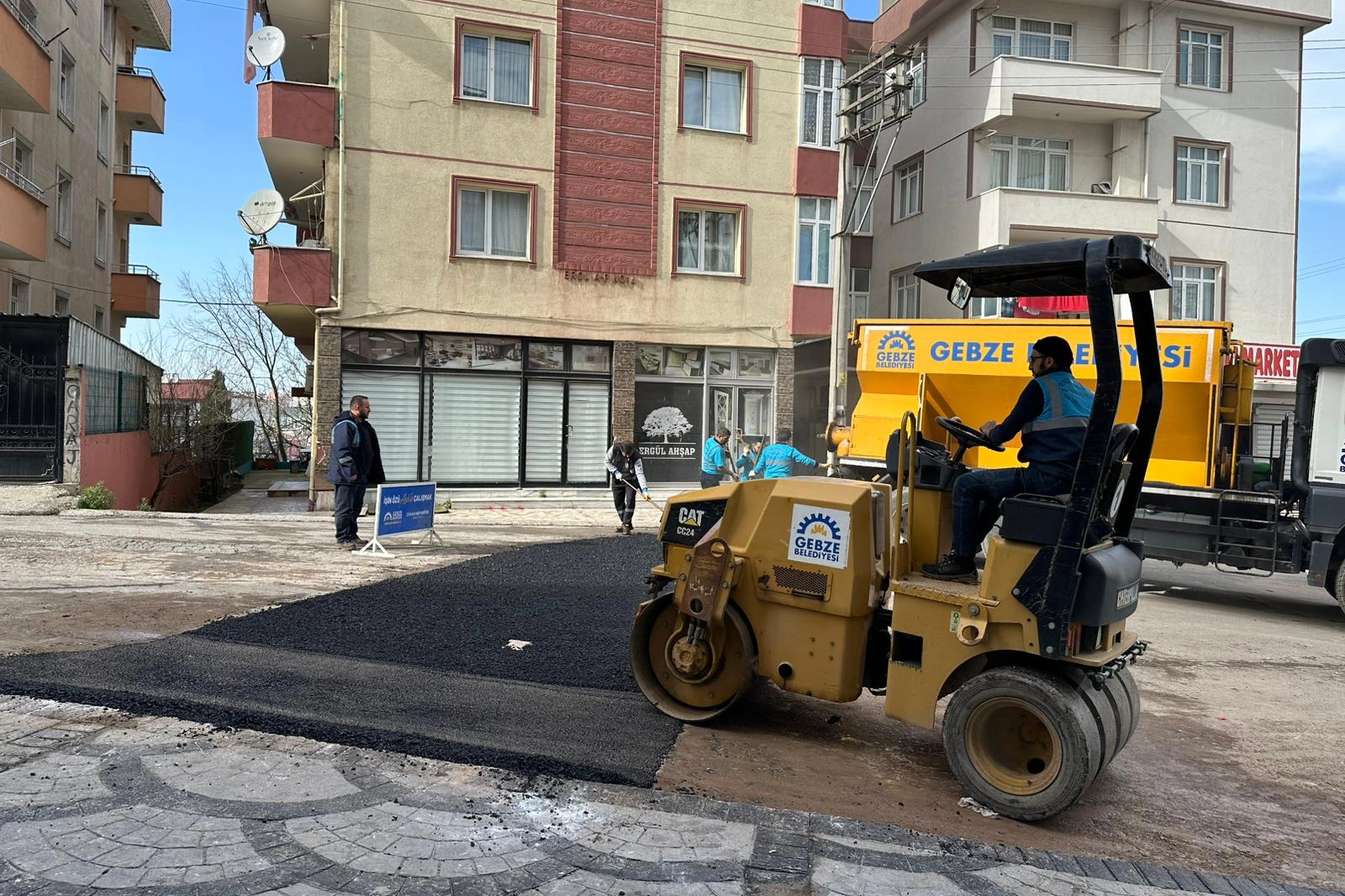 Gebze’de Yıpranan Yollar Hızla Onarılıyor!
