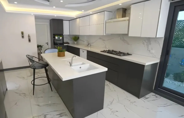 Gelin Evi’nde Kapıları Açılan Lüks Villa ile Şaşkına Çevirdi