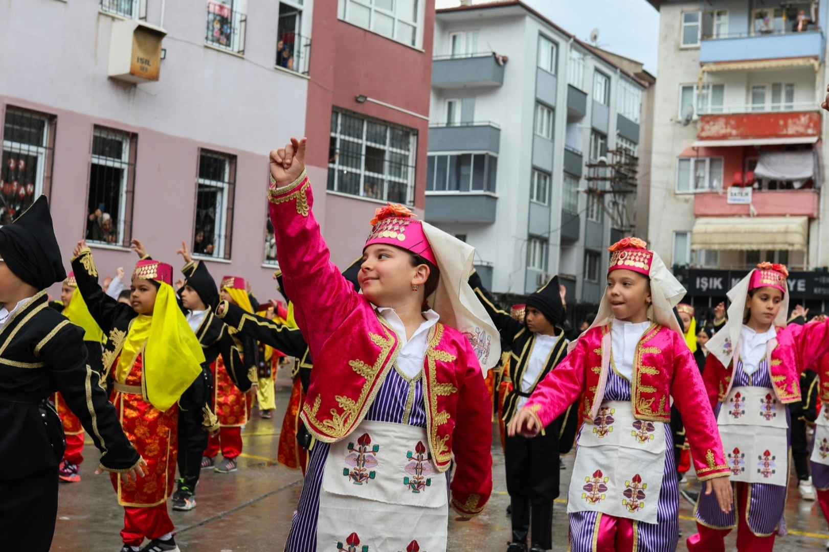 Gemlik’te 1.470 Öğrenci Sanatla Buluştu!