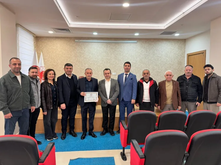 Gemlik’te Yeni Yönetim Mazbatasını Aldı!