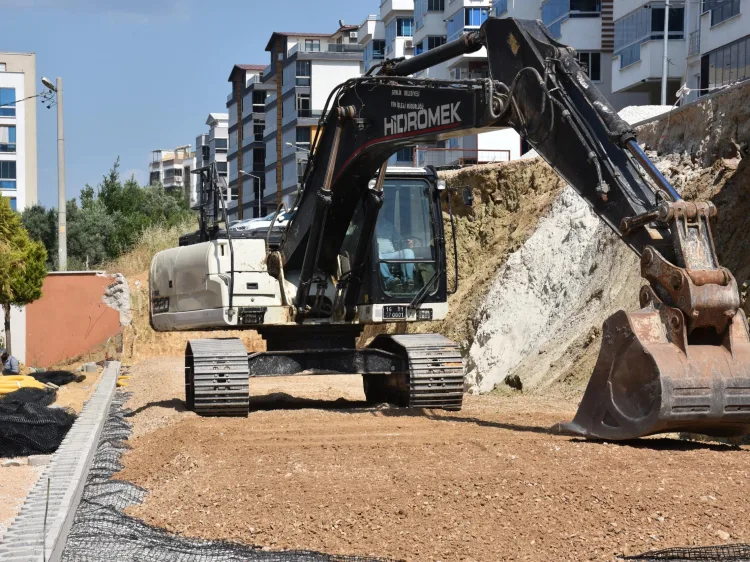 Gemlik’te Yol Çalışmaları Hızla Devam Ediyor!