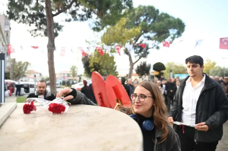 Gemlik’ten Atatürk’e Anlamlı Anma Etkinliği