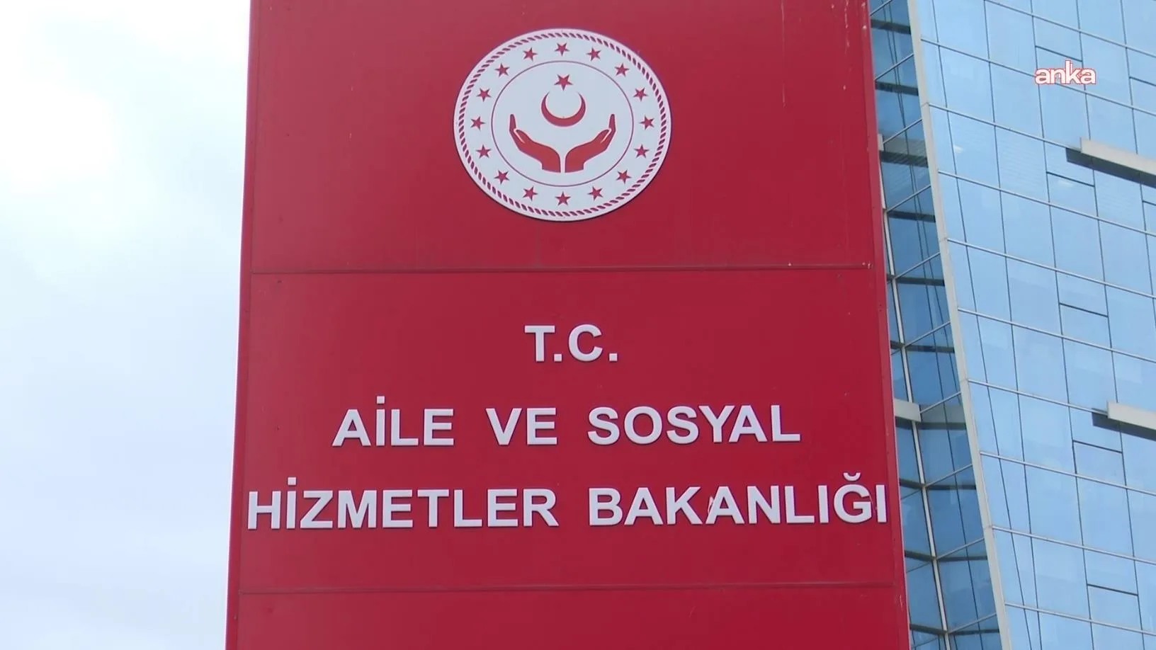 Genç Çiftlere 10 Milyar Liralık Destek!