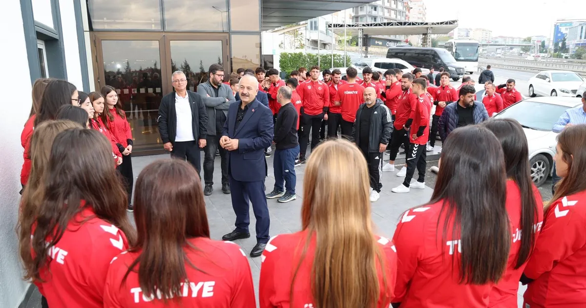 Genç Güreşçiler Romanya’da Ülkemizi Temsil Edecek