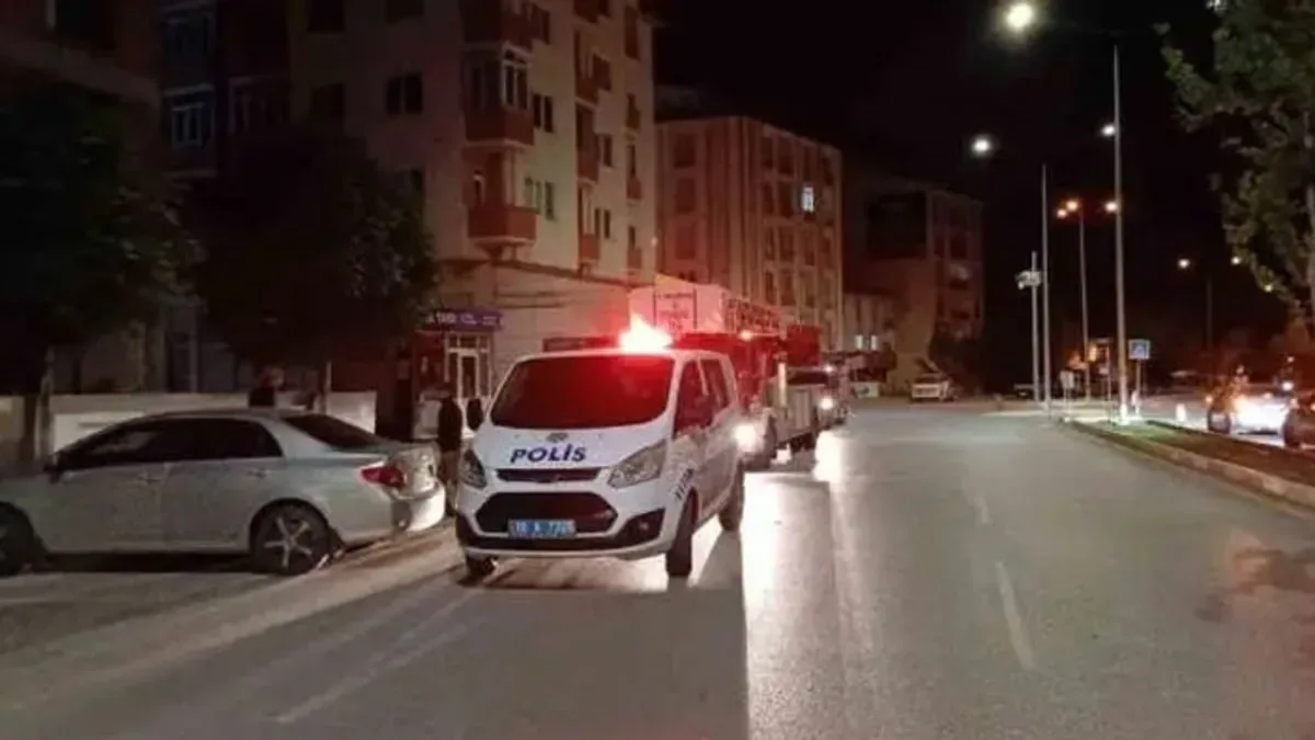 Genç Kızın İntihar Girişimi, Polisle Engellendi