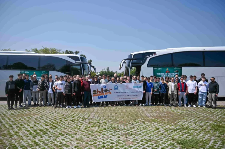 Gençler Ahlat’ta Tarih Yolculuğuna Çıktı!