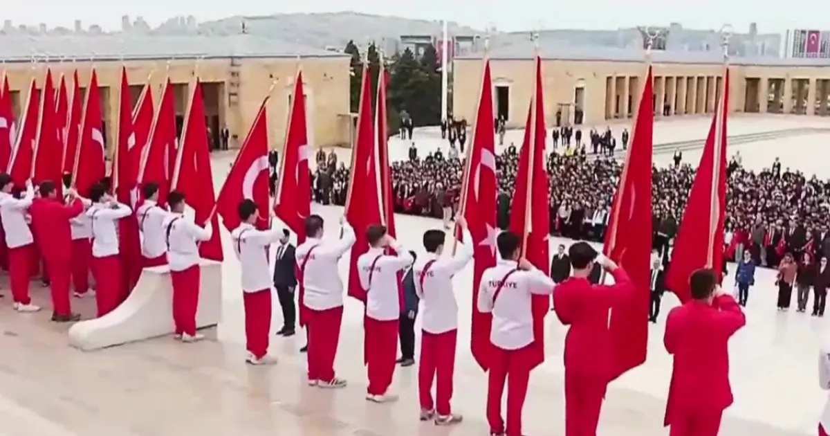 Gençler, Anıtkabir’de 19 Mayıs Coşkusunu Yaşadı!
