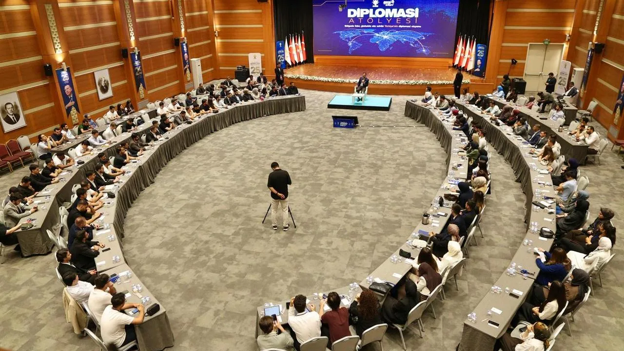 Gençler için Diplomasi Atölyesi Başlıyor!