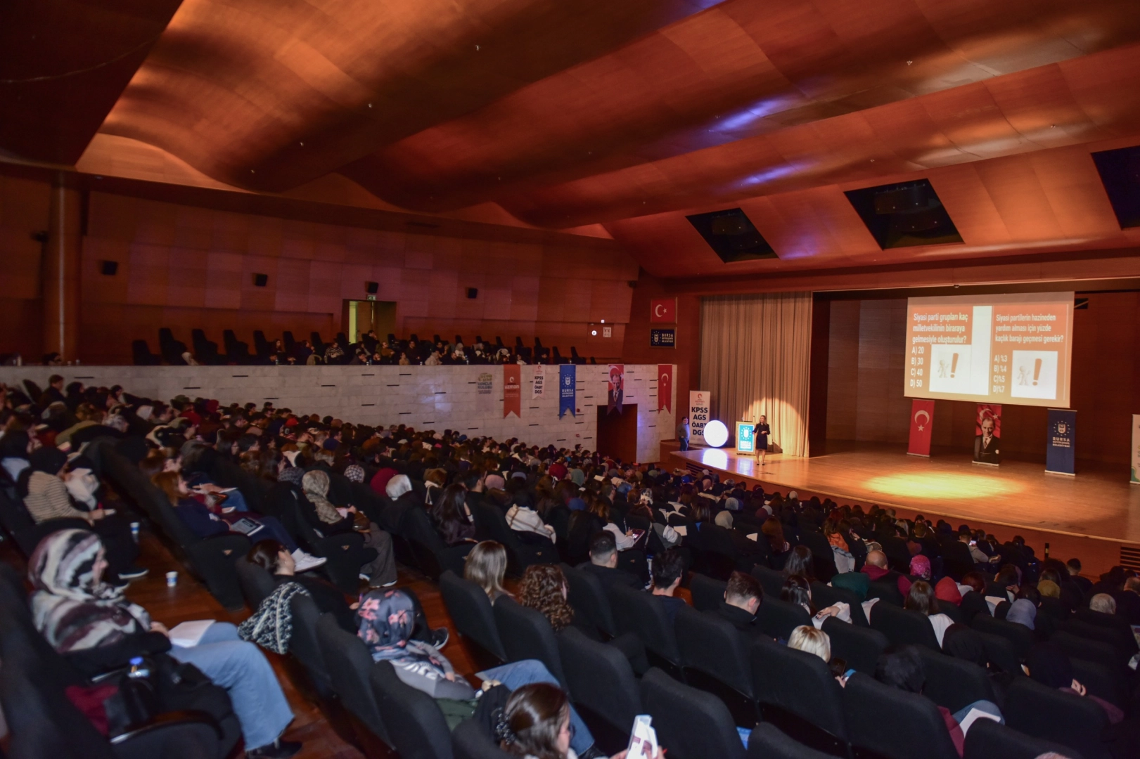 Gençler KPSS için Bursa’da Motivasyon Kampında