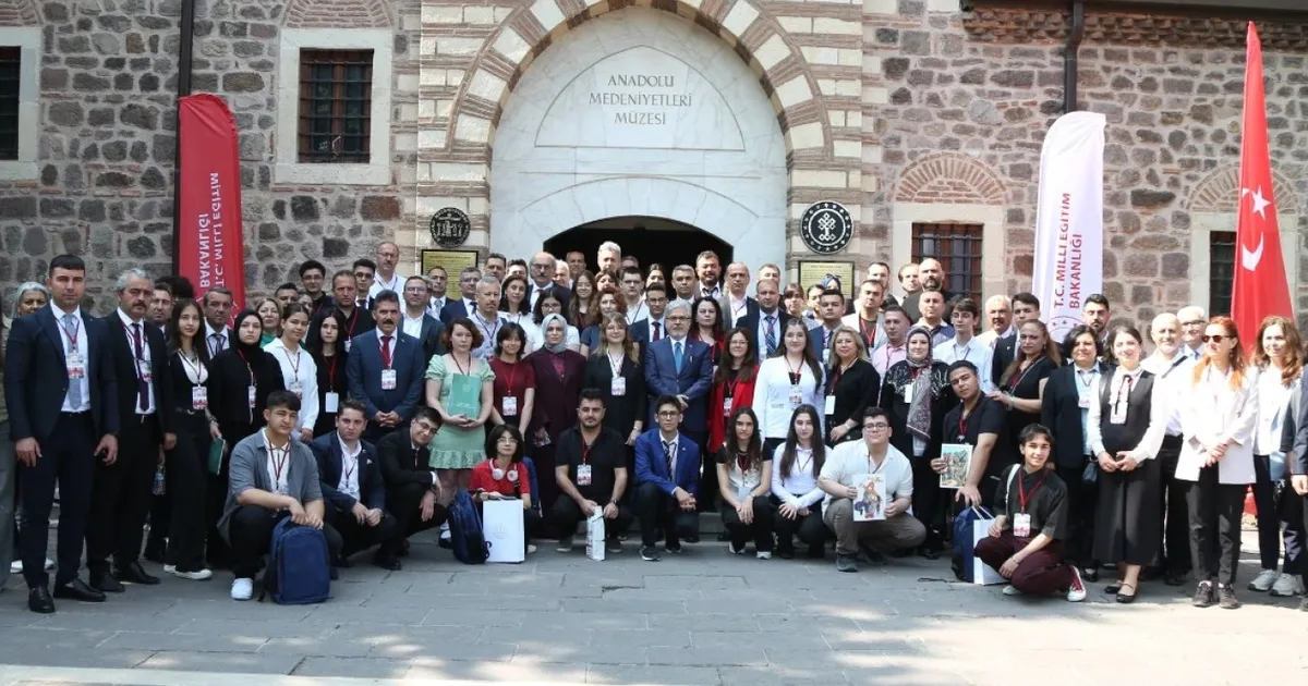 Gençler Mirası “Oku-Yorum” Projesiyle Geleceğe Taşıyor!
