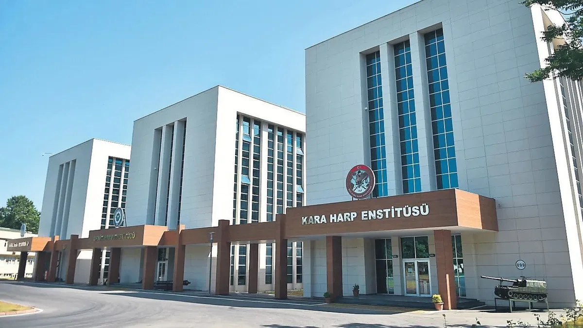 Gençlerden Milli Savunma Üniversitesi’ne Akın!