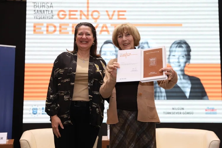Gençlerle Buluşan Ayşe Kulin’in Edebiyat Dersi