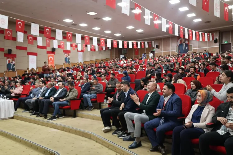 Gençlerle Buluşan Vali Bozkurt’tan Sıcak Sohbet