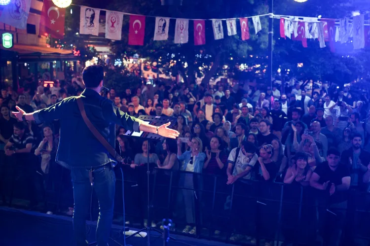 Gençlik Festivali’nde Rock Coşkusu ve Sağlık!