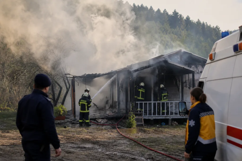 Geyve’de Prefabrik Evde Yangın Kontrol Altına Alındı
