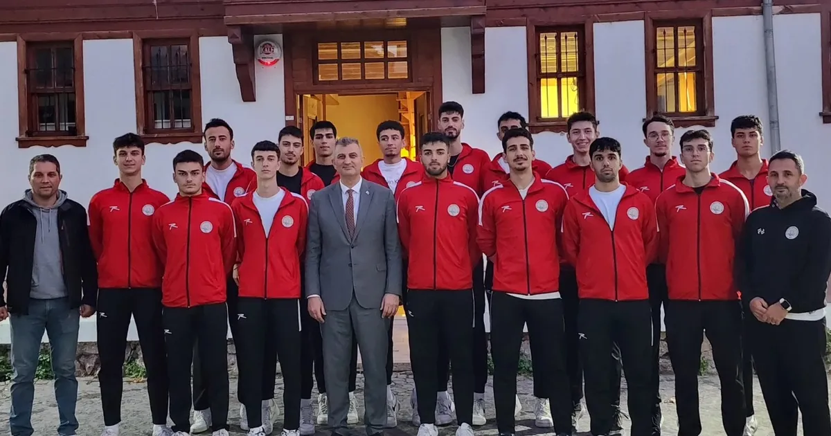 Gölcük Belediyespor’a Moral Dolu Sezon Öncesi Buluşma