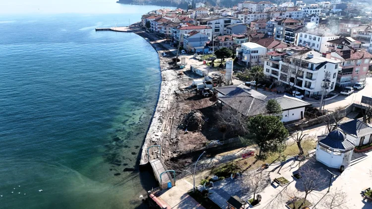 Gölcük Ulaşlı Sahili, Dalga Kırıcı ile Güvende!