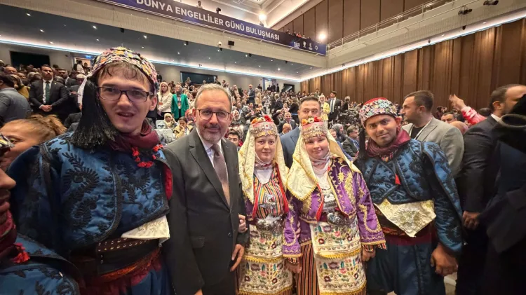 Gonca Efeleri’nden Cumhurbaşkanlığına Zeybek Şovu