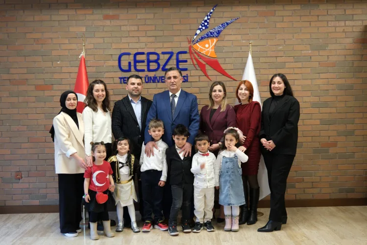 GTÜ’de Minik Öğrenciler Rektörlük Koltuğunda!