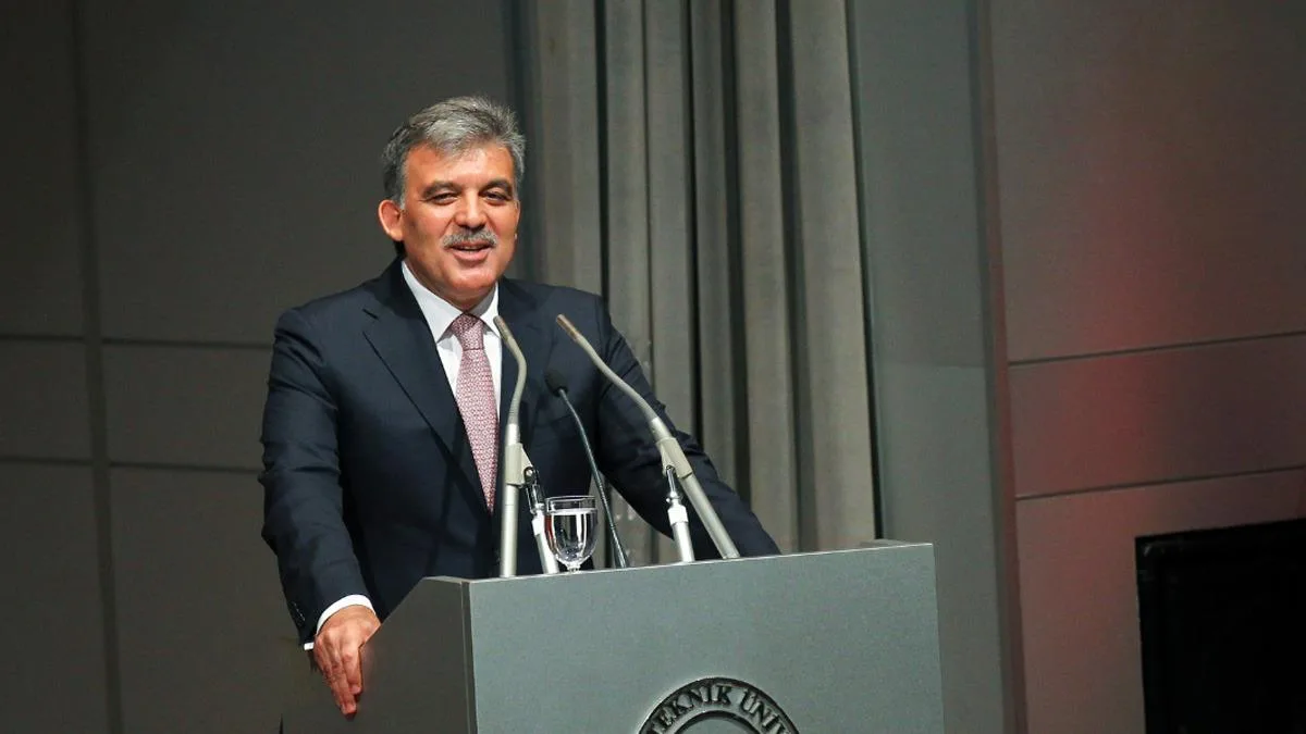 Gül’den Tarihi Yasa İçin Tebrik Mesajı