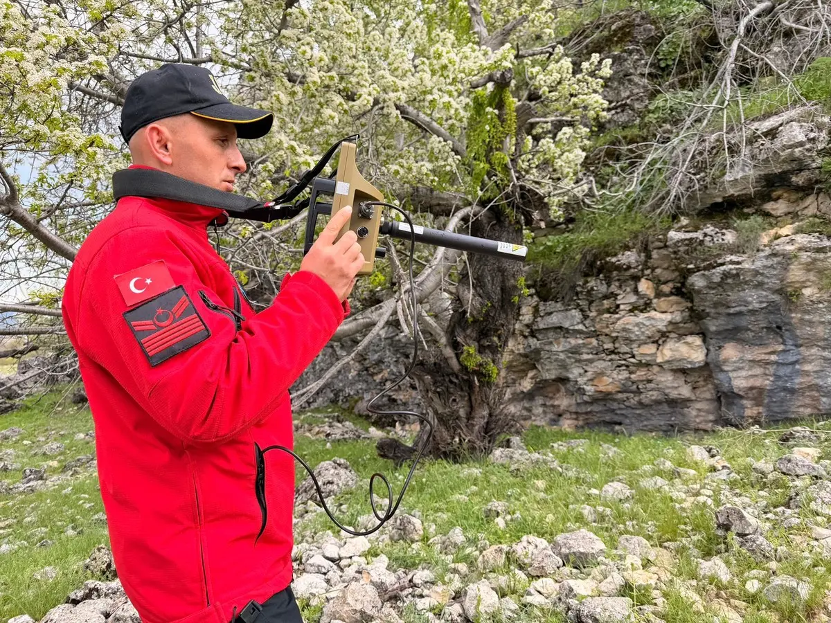 JAK VE JASAT ekipleri sahada! Gülistan Doku nun cansız bedeni için geniş çaplı arama 2