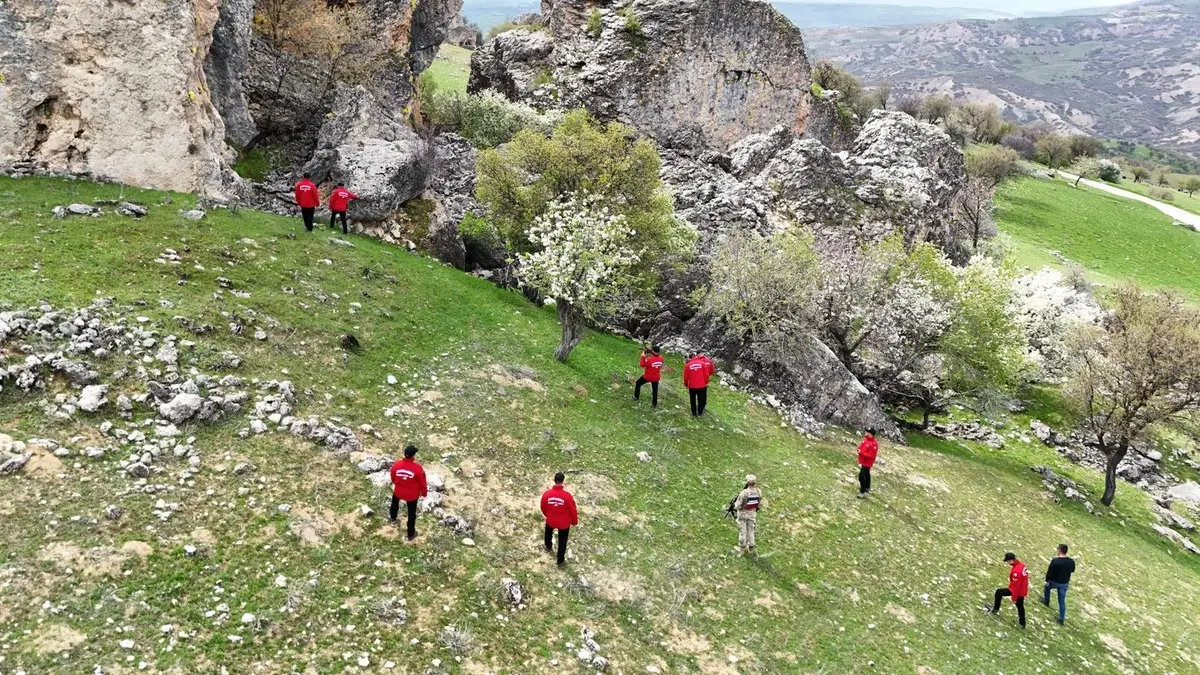 JAK VE JASAT ekipleri sahada! Gülistan Doku nun cansız bedeni için geniş çaplı arama 5